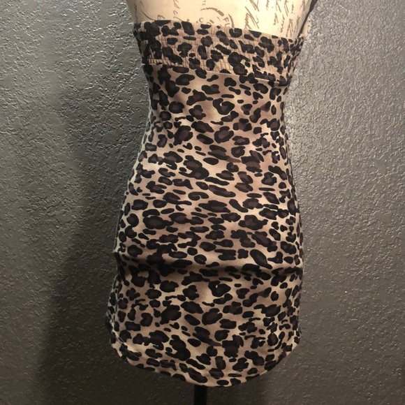 🌹Cheetah print Sm Strapless Mini Dress - Picture 3 of 5